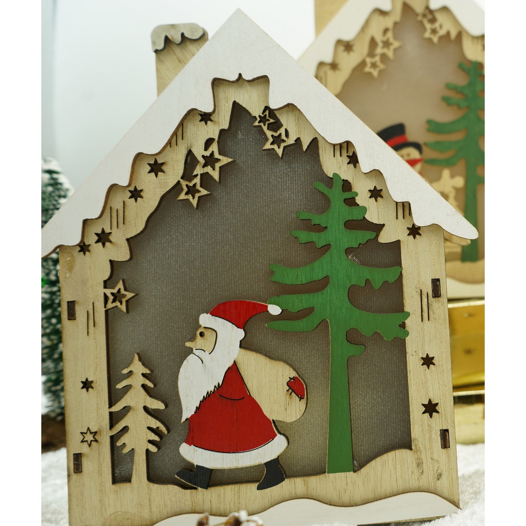 Decoratiune luminoasa, model de Casa cu Mos Craciun, maro, lungime: 18 cm, latime: 21 cm, inaltime: 5 cm, lemn,
