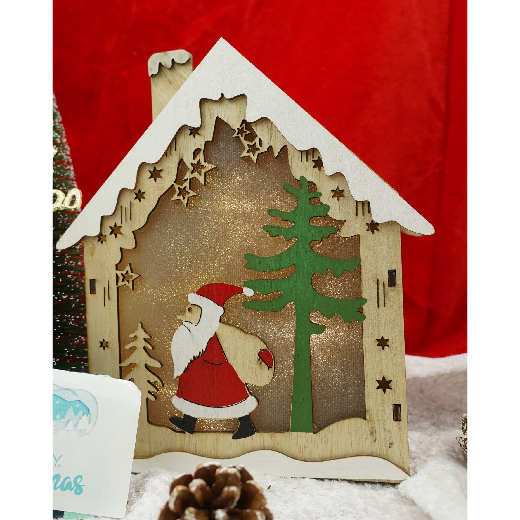 Decoratiune luminoasa, model de Casa cu Mos Craciun, maro, lungime: 18 cm, latime: 21 cm, inaltime: 5 cm, lemn,