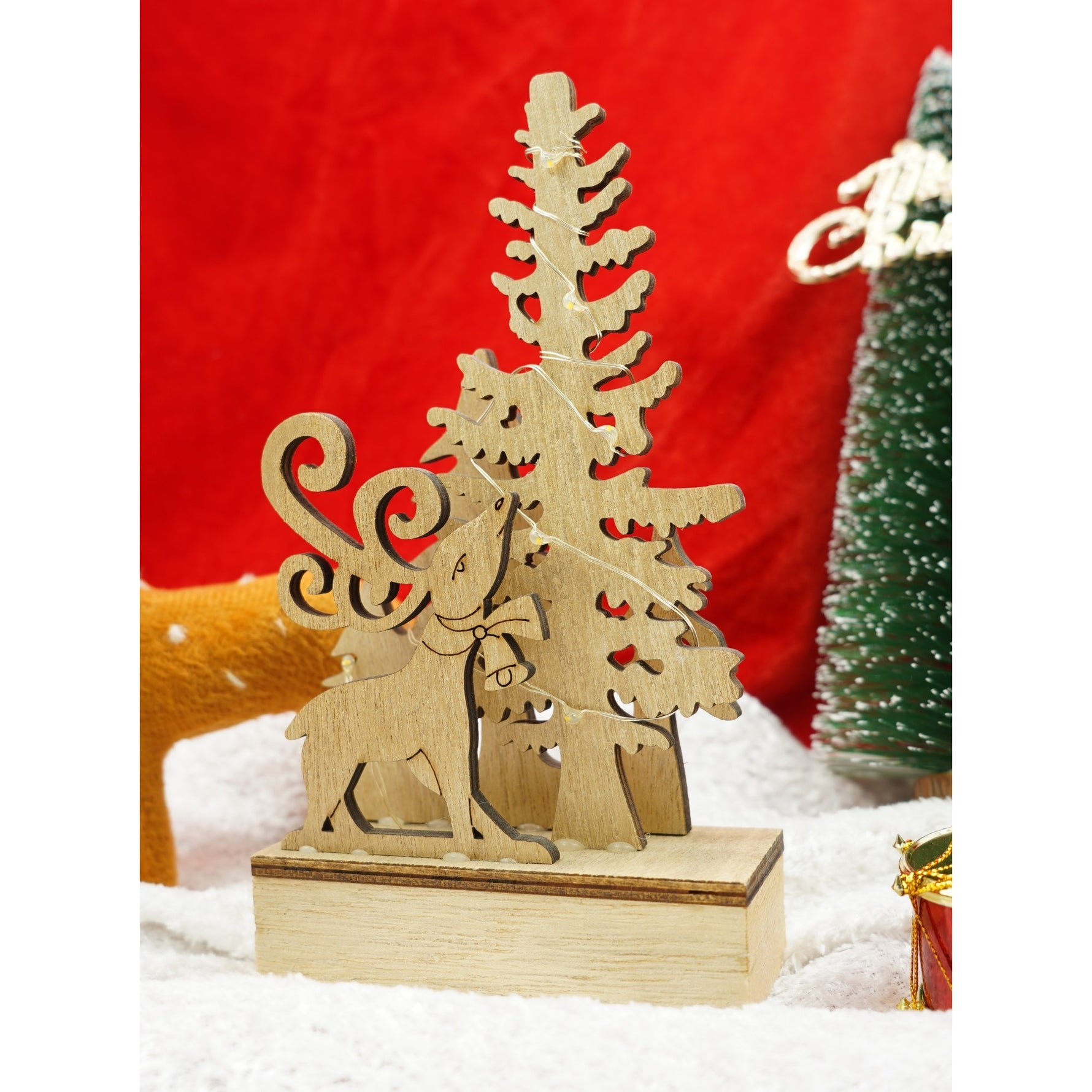 Decoratiune luminoasa, peisaj cu Cerb si Brad, maro, lungime: 11 cm, latime: 5 cm, inaltime: 19 cm, lemn,