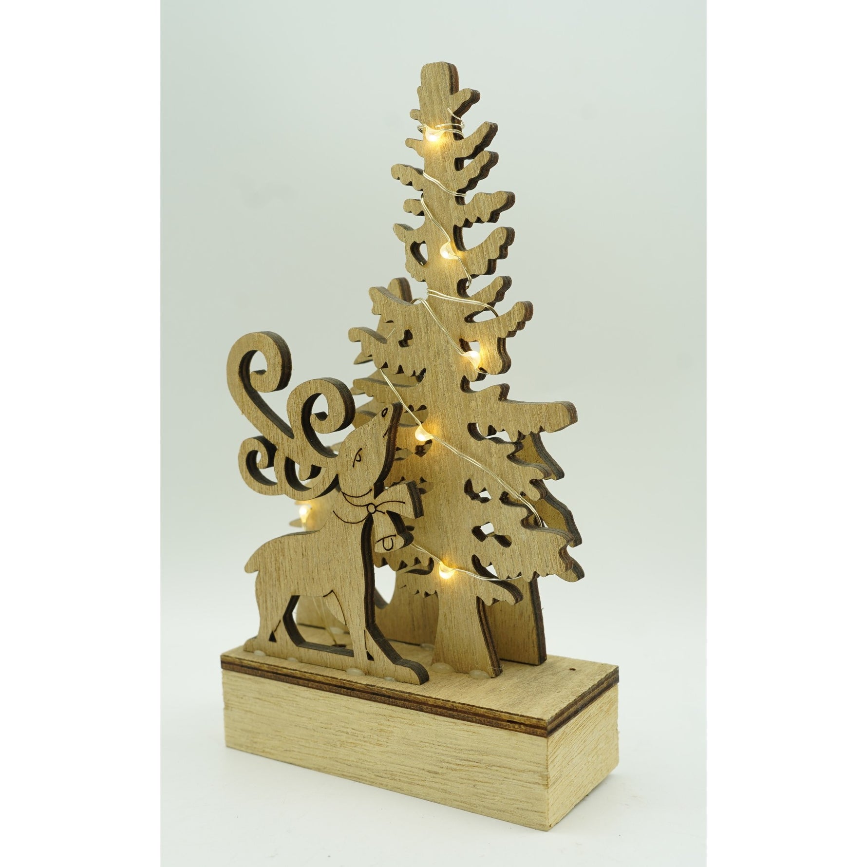 Decoratiune luminoasa, peisaj cu Cerb si Brad, maro, lungime: 11 cm, latime: 5 cm, inaltime: 19 cm, lemn,