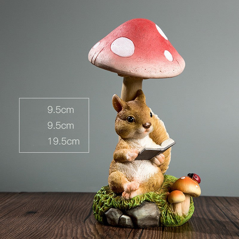 Decoratiune pentru Gradina, Flippy, Lumini LED cu Incarcare solara, 19.5 x 9.5 x 9.5 cm, Model Ciuperca cu Veverita