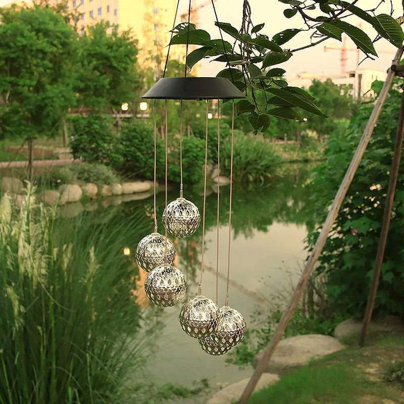 Lampa solara de tip decoratiune pentru gradina, Flippy, model clopotel de vant, alb cald