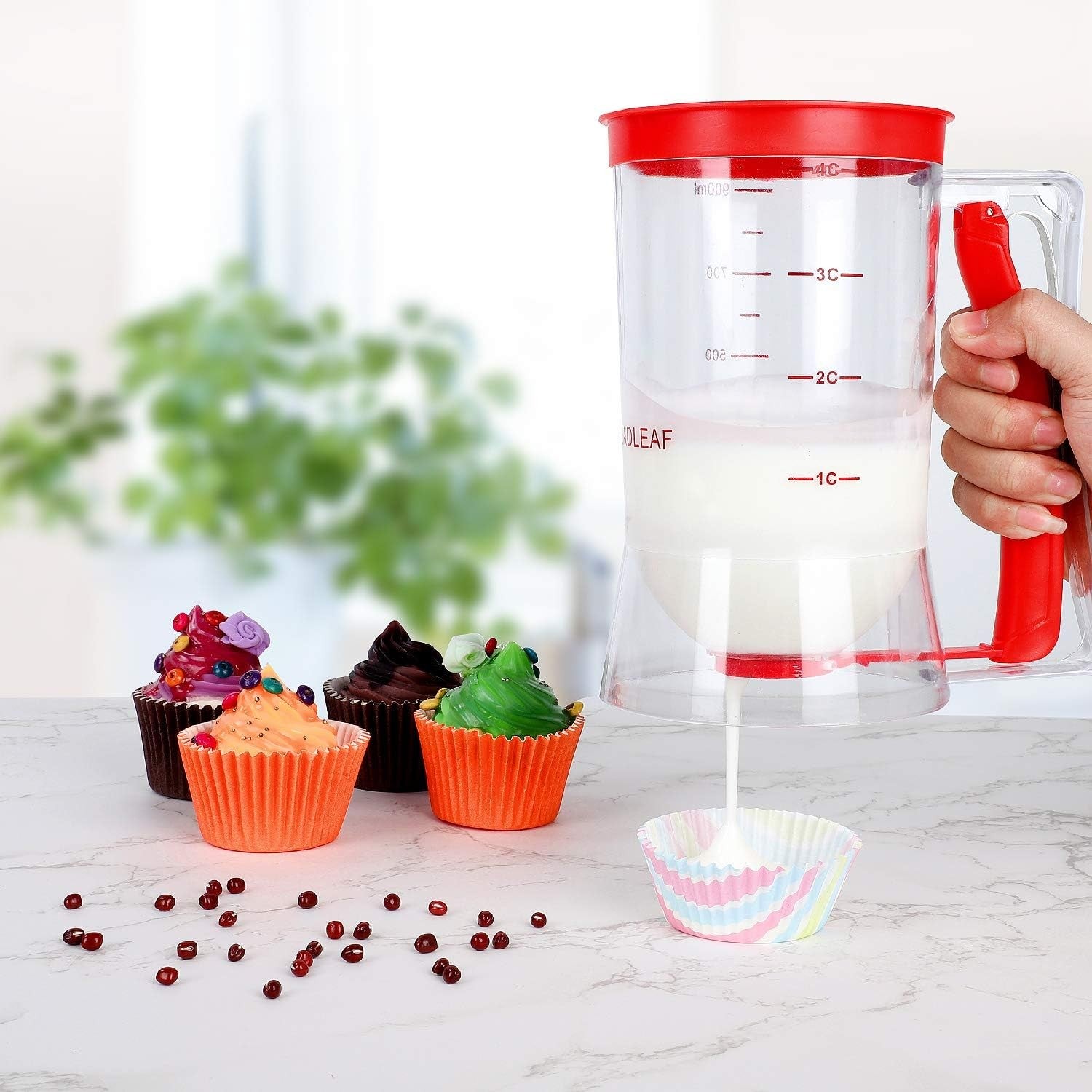 Dispenser de Aluat pentru Prajituri, Flippy, din Plastic, Maner cu Arc, 900 ml, 18.5 x 11 cm, Rosu