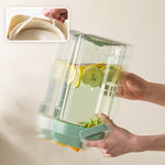 Dozator portabil pentru bauturi Flippy, 3.5 litri, capac etans, duza deschidere/inchidere, recipent din plastic,