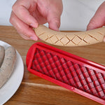 Feliator manual pentru hot-dog Flippy, crestare carnati si hot-dog, manual, potrivit pentru gratar, 29.5 x 6.5 cm, din