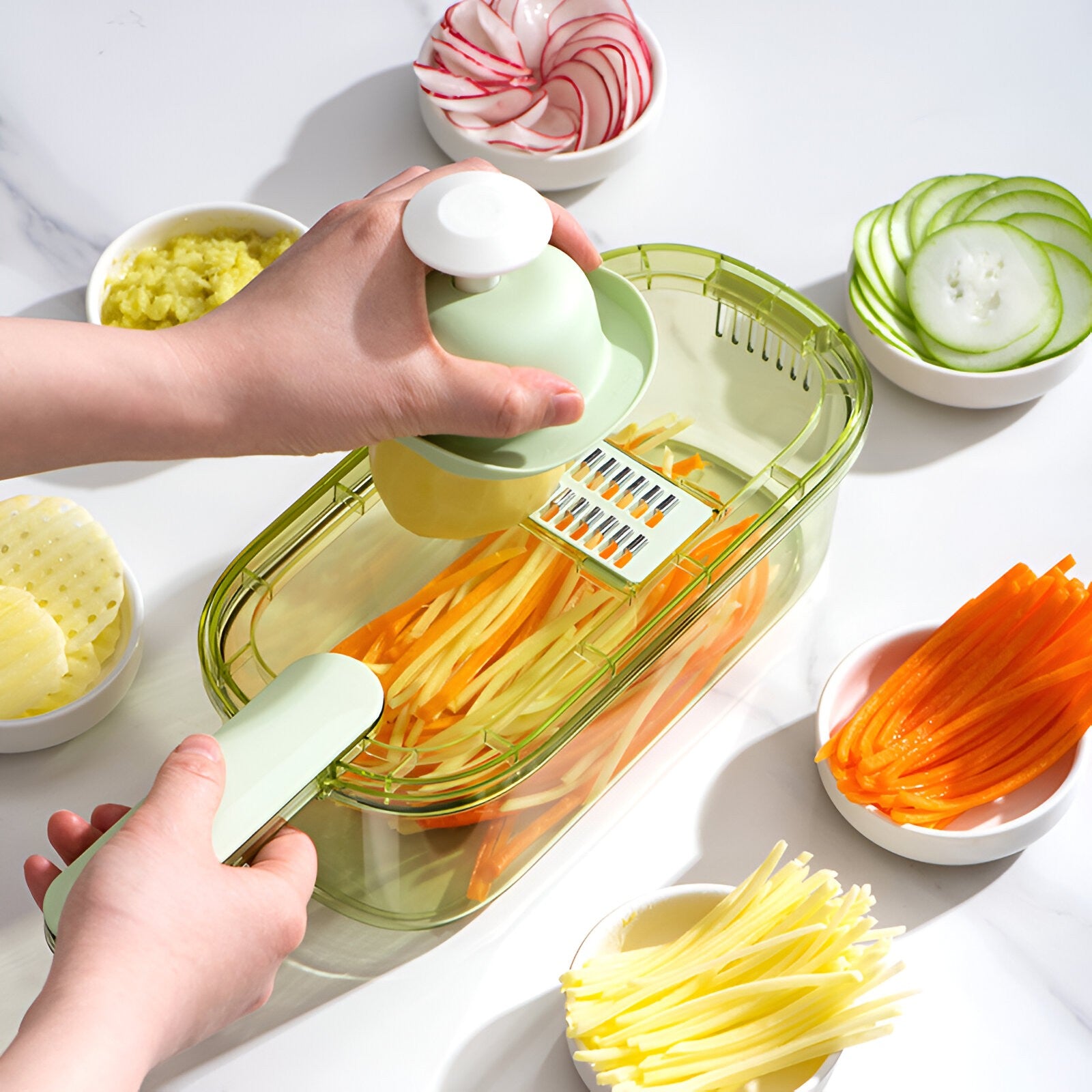Feliator Multifunctional, Flippy, 3 in 1, pentru Fructe si Legume, 6 Piese, Maner, Lame de Inox, Recipient Stocare,