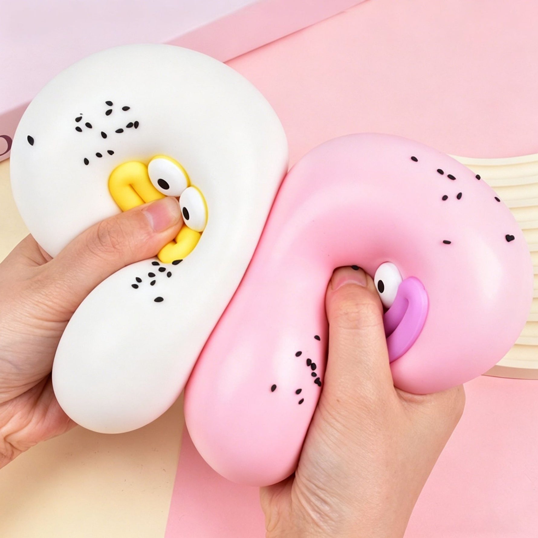 Jucarie Senzoriala Squishy, Flippy, Model Gogoasa cu Ochi Mari, 1 Bucata, Textura Ultra-Densa, Jucarie Antistres pentru