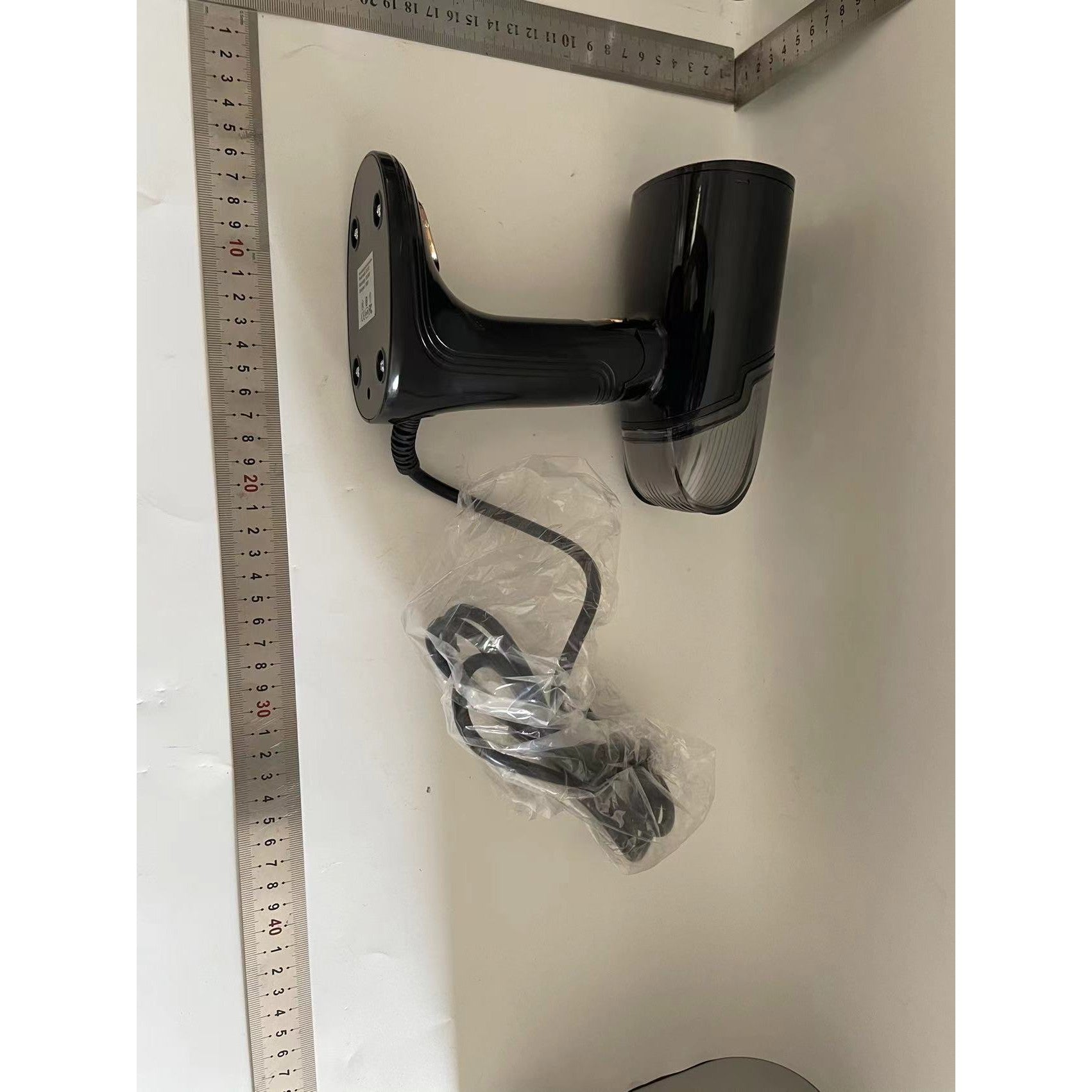 Aparat de Calcat Vertical Portabil cu Abur, Flippy, Putere 1500W, Rezervor Detasabil de 138ml, Priza, Functie Anti