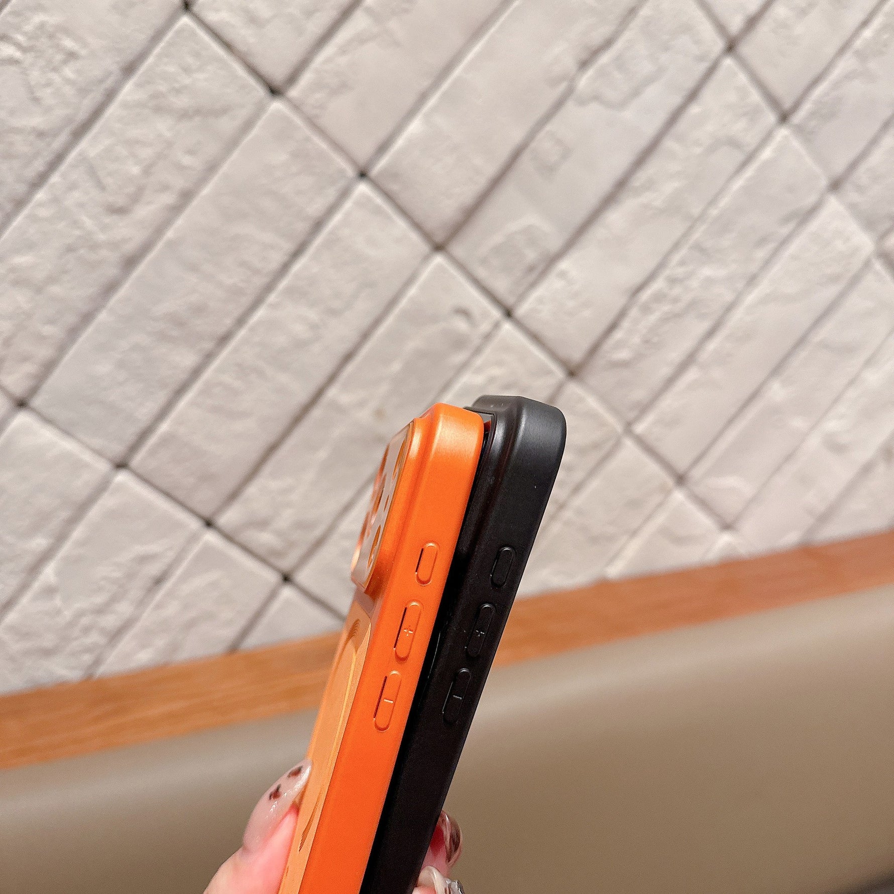 Carcasa Magnetica Mata, Flippy, Compatibila iPhone 17, din TPU/PC si Piele Ecologica, Portocaliu