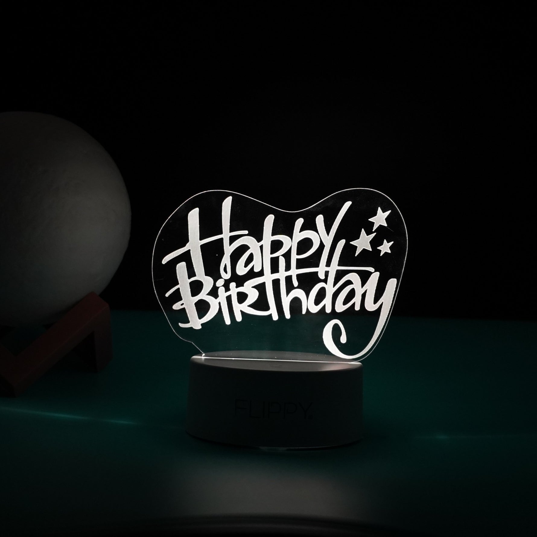 Lampa LED decorativa, Flippy, 3D, Happy Birthday, cu USB si baterii, 20 cm inaltime, din material acril, lumina