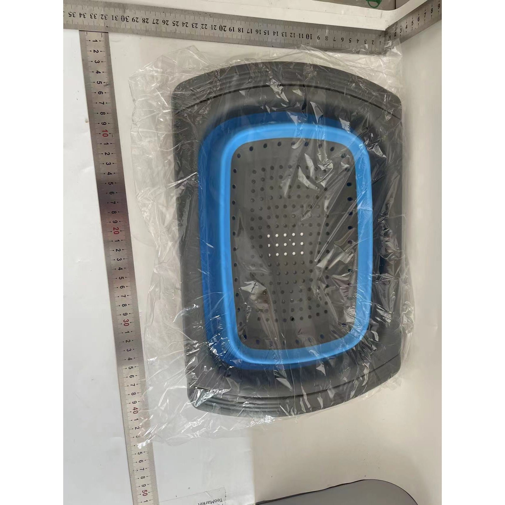 Cos de Scurgere Retractabil pentru Chiuveta, Flippy, cu Filtru, pentru Fructe si Legume, de Uz Casnic, 39x12 cm, Design