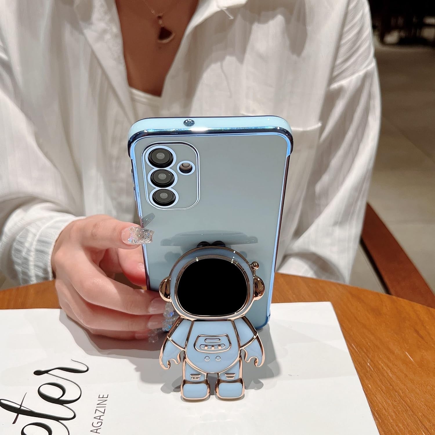 Husa Telefon 2in1, Flippy, Compatibila Samsung Galaxy S24, Carcasa TPU cu Suport Inclus Tip Astronaut, Protectie