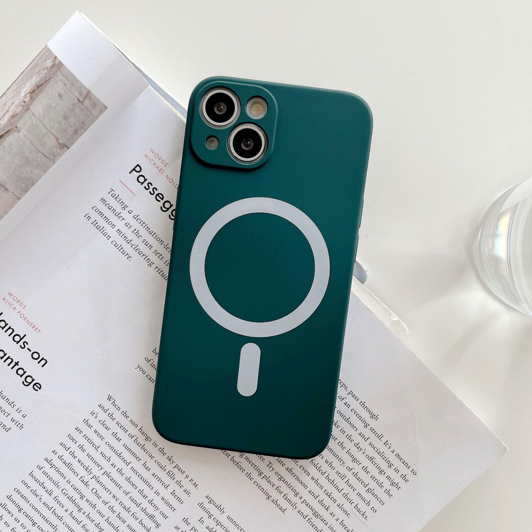 Husa MagSafe pentru Apple iPhone 13, Silicon, Protectie pentru camera, Magnetica, Incarcare Wireless, Flippy, Verde