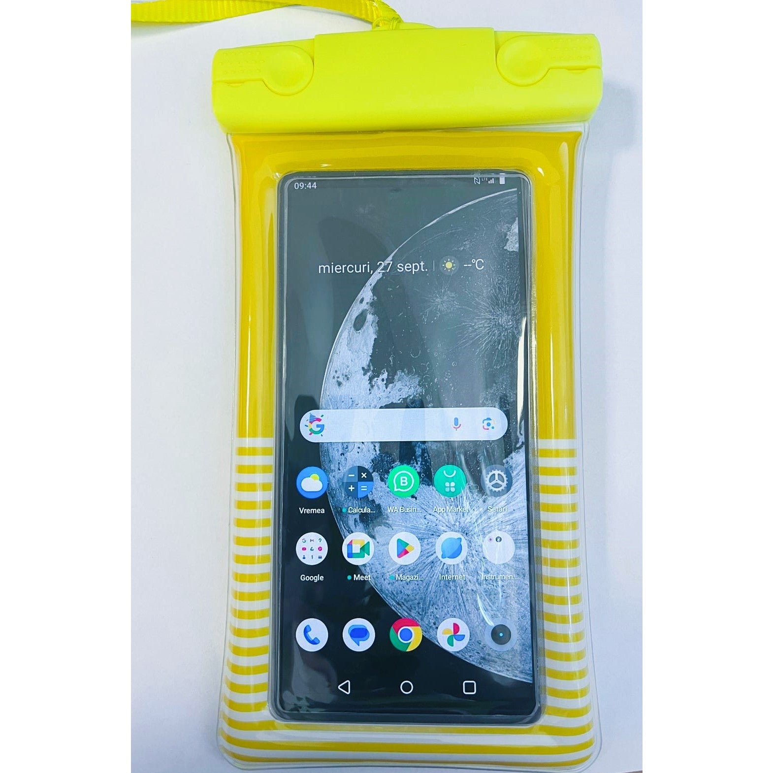 Husa subacvatica Cushion Waterproof Flippy, Snowproof, Universala, Dungata, cu Snur, pentru telefon sau documente,