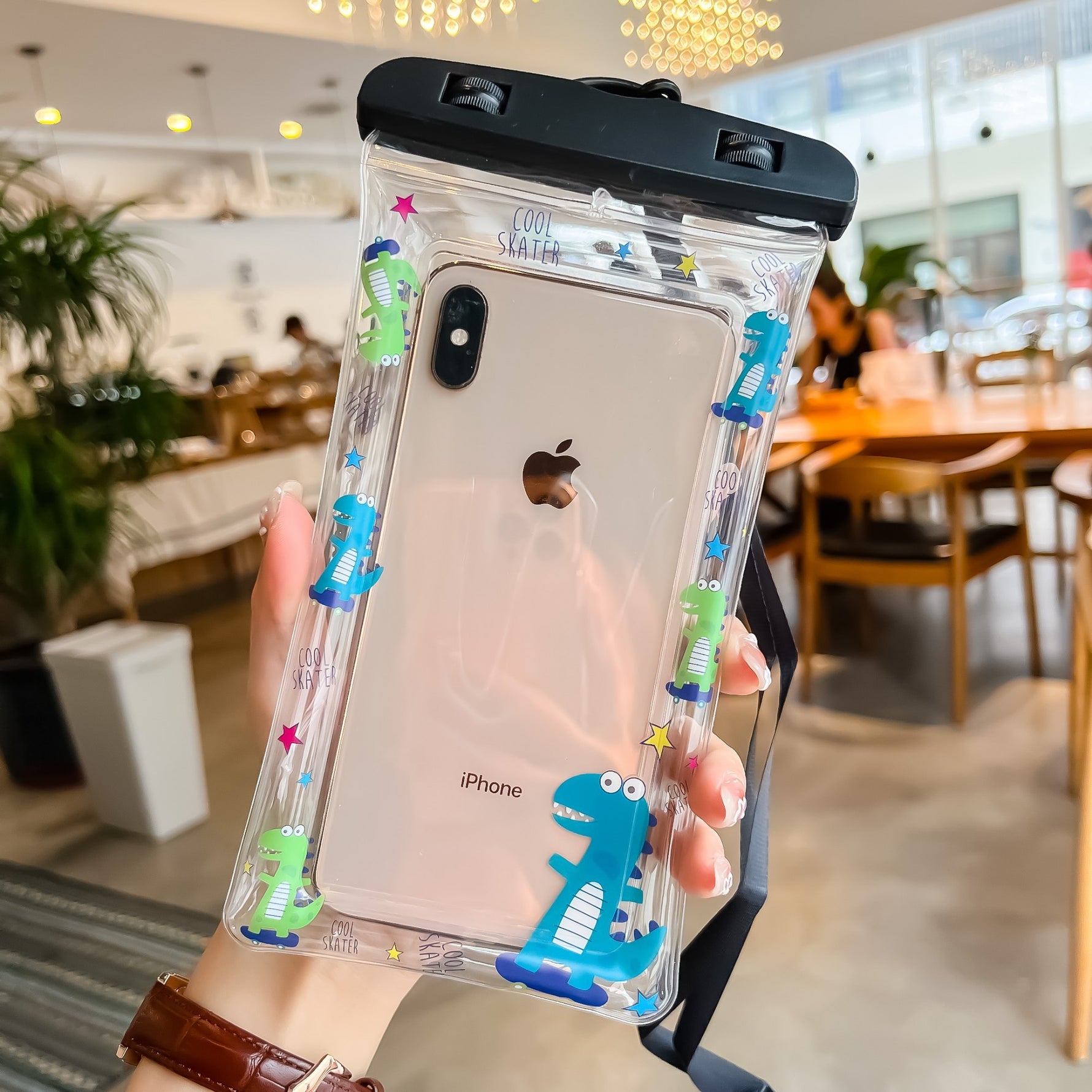 Husa subacvatica Kids Waterproof Flippy, Snowproof, Universala, cu Snur, pentru telefon sau documente, Dino, Negru