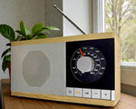 Radio Krystyna într-o carcasă de lemn