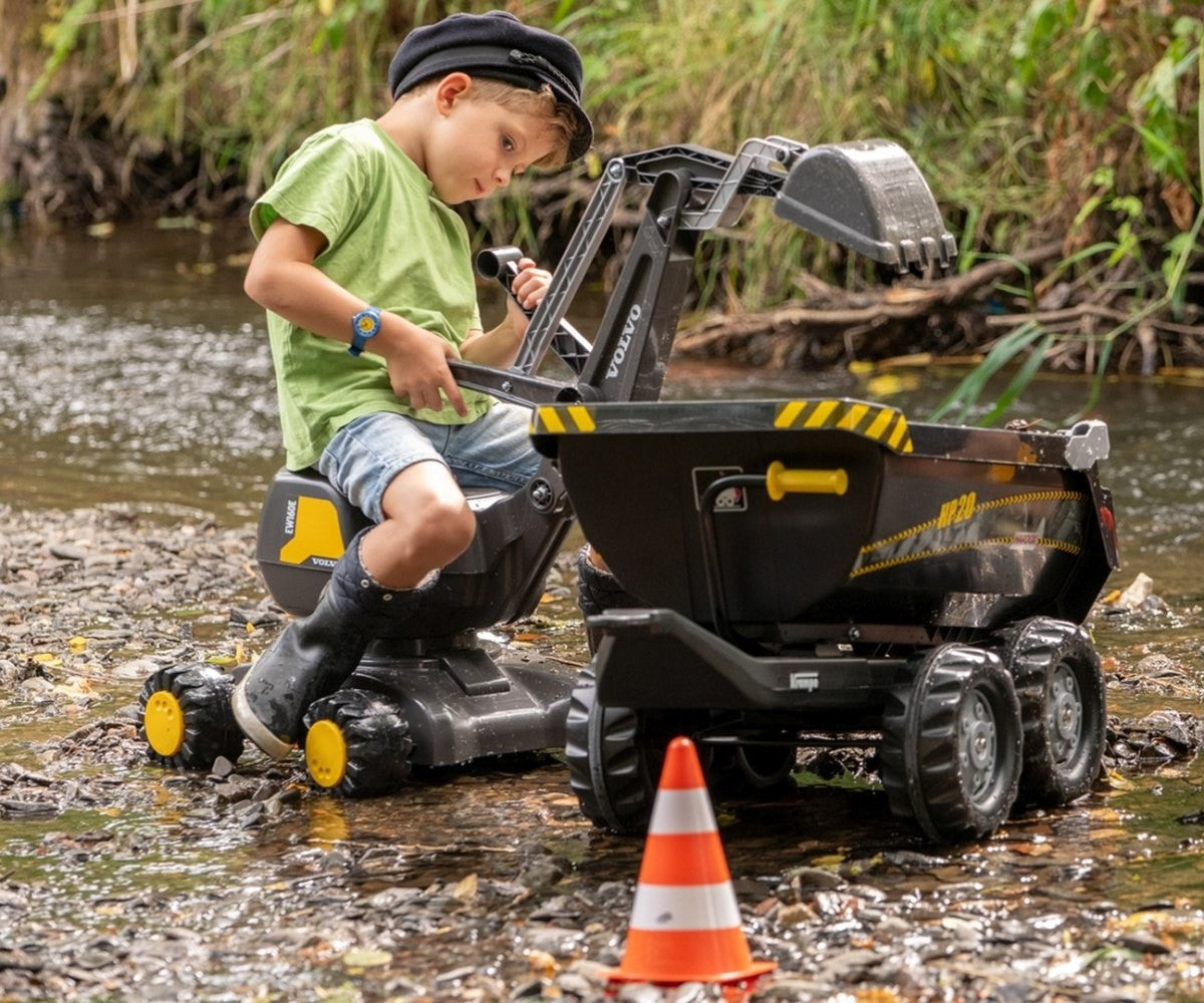 Vehicul rotativ cu excavator autopropulsat Volvo Rolly