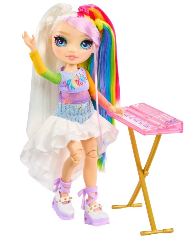 Liceul Lalka Rainbow, noua junioră Amaya
