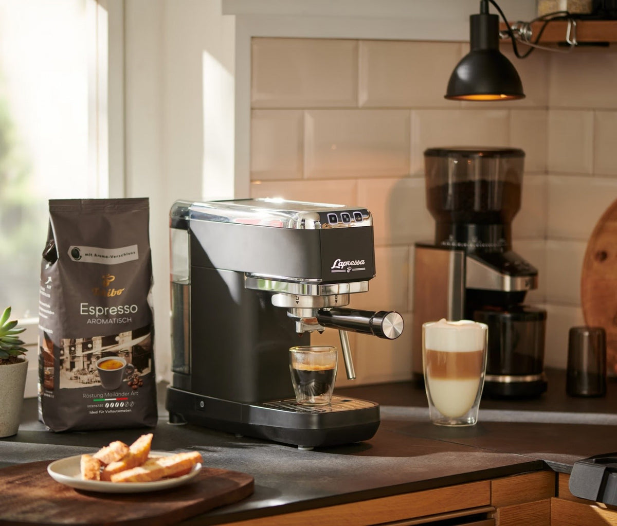 Espressor Lapressa, negru