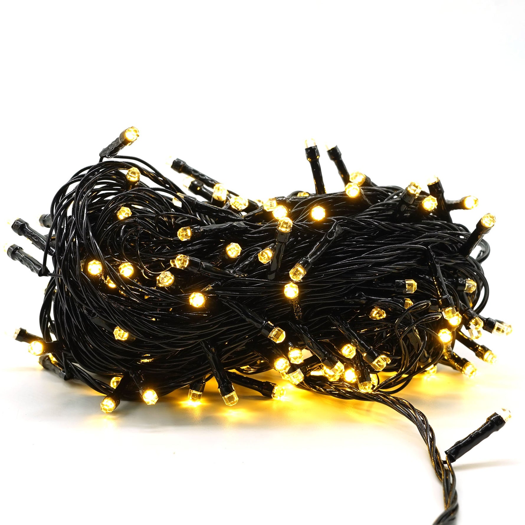 Instalatie de Craciun liniara Yoto, 17 m, din care 1 m cablu priza 220V, 200 LED, 8 jocuri de lumini, beculet in 6
