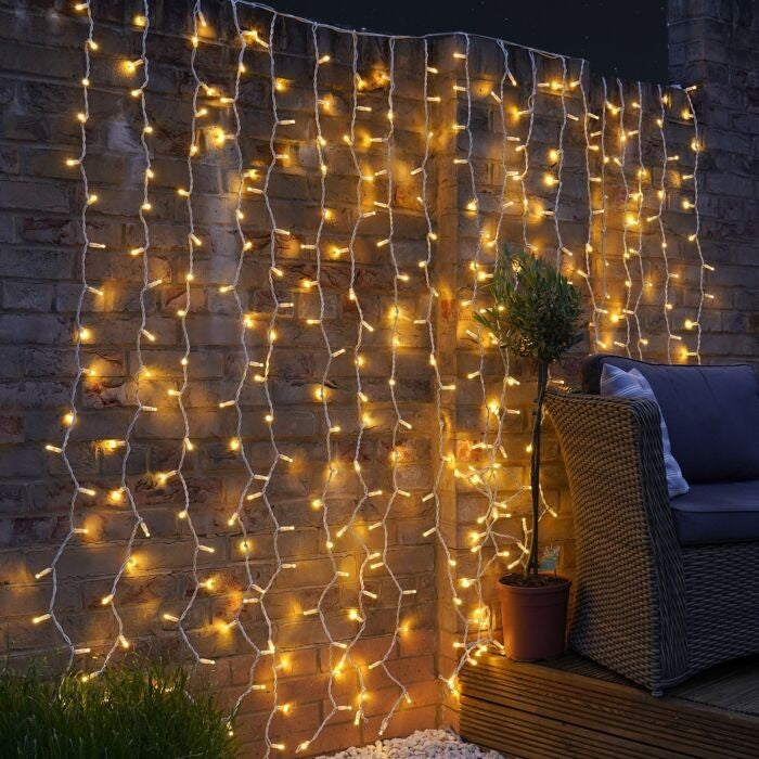 Instalatie Craciun, Tip Perdea, IP44, 6 m x 3 m, 480 LED-uri, Alb Cald, cu 8 jocuri de lumini, 31 V, 9W,