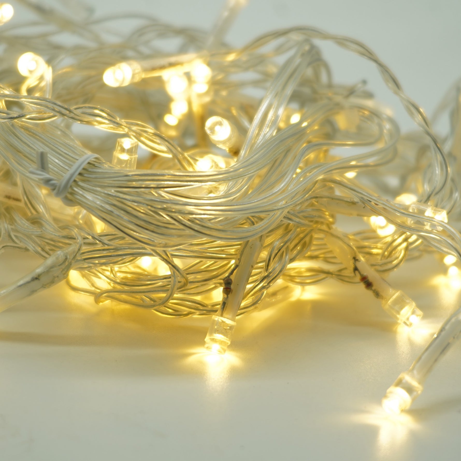 Instalatie Craciun Yoto, Tip Perdea, 2 m x 1 m, 120 LED-uri, Prelungitor 1.5 m, 8 Jocuri de Lumini, Interconectabila,