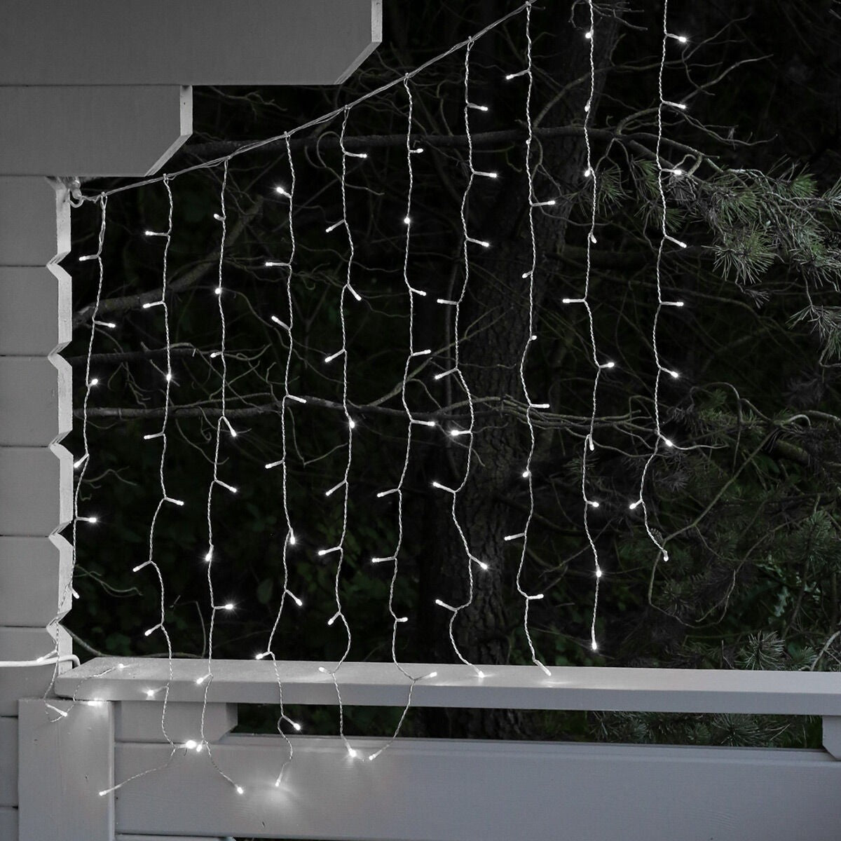 Instalatie Craciun Yoto, Tip Perdea, 3 m x 2 m, 240 LED-uri, Prelungitor 1.5 m, 8 Jocuri de Lumini, Interconectabila,