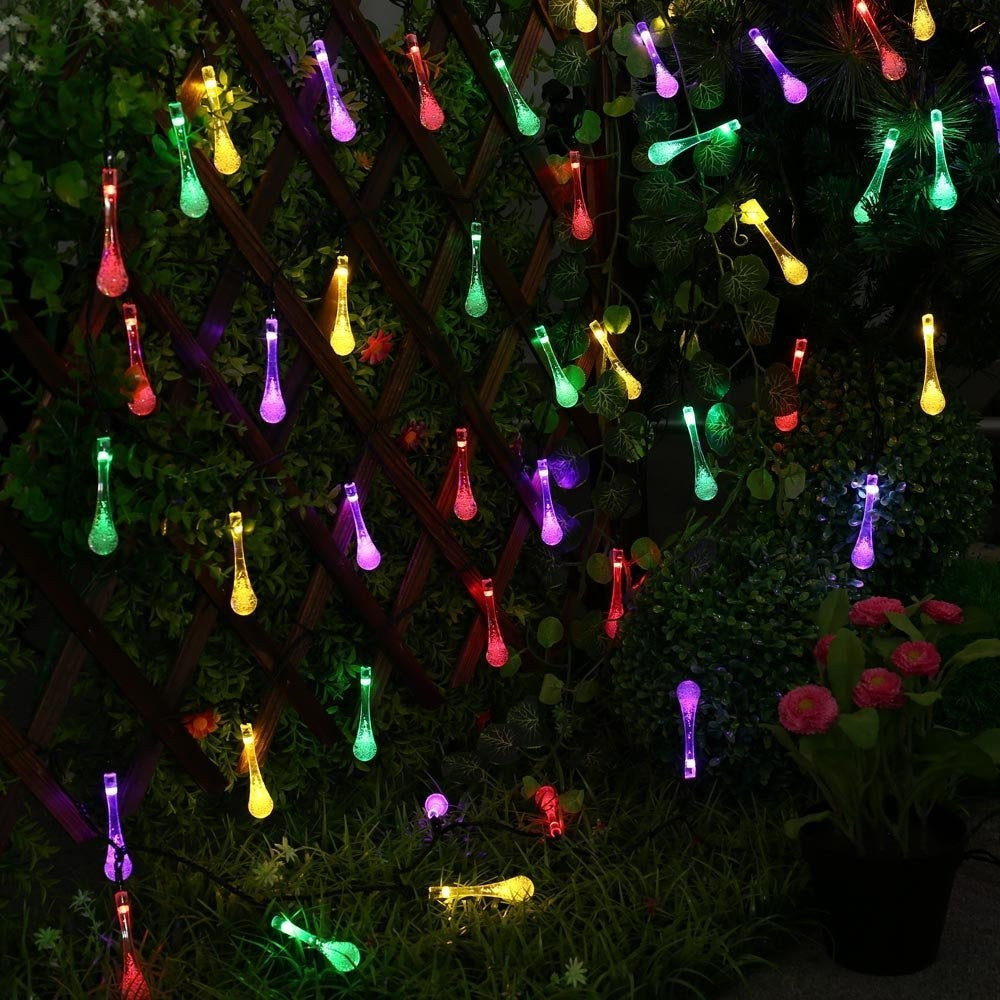Instalatie Solara 4 m, 28 Led-uri cu Ornament tip picatura de apa, Liniara, 600 mAh, Fir negru, Interior, Exterior,