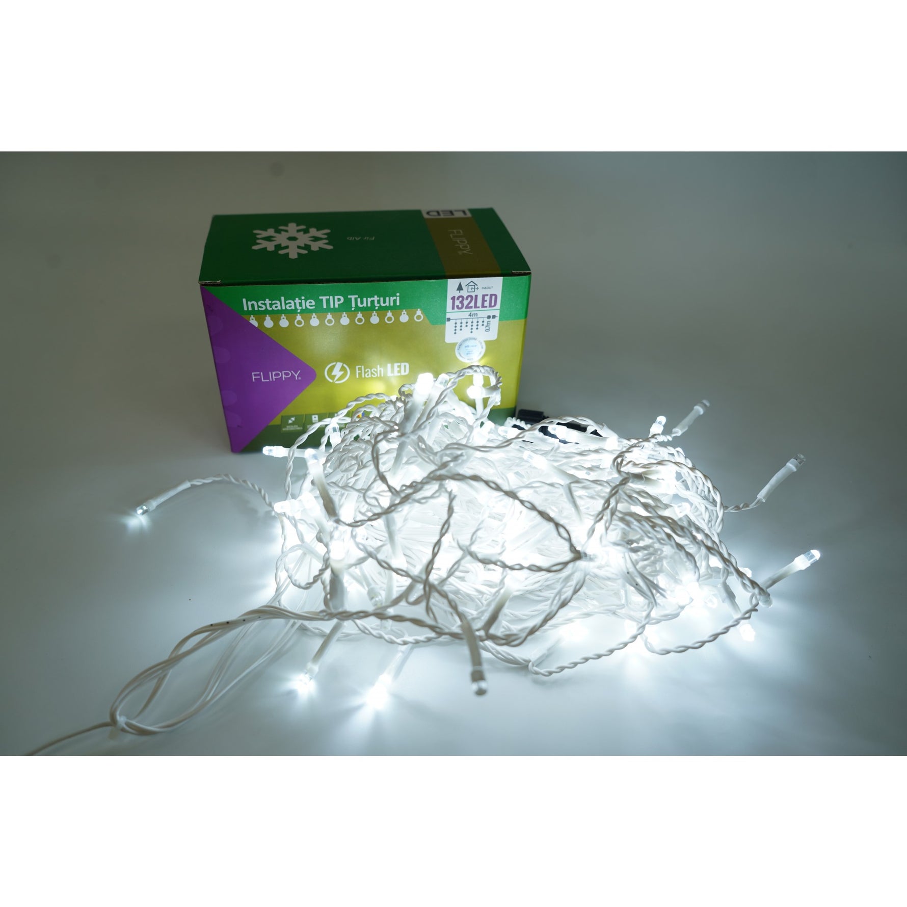 Instalatie de Craciun Flippy® Tip Turturi, Franjuri cu Flash, Sectiune 4 m, 132 LED-uri, Interconectabila, Fir Alb, Alb