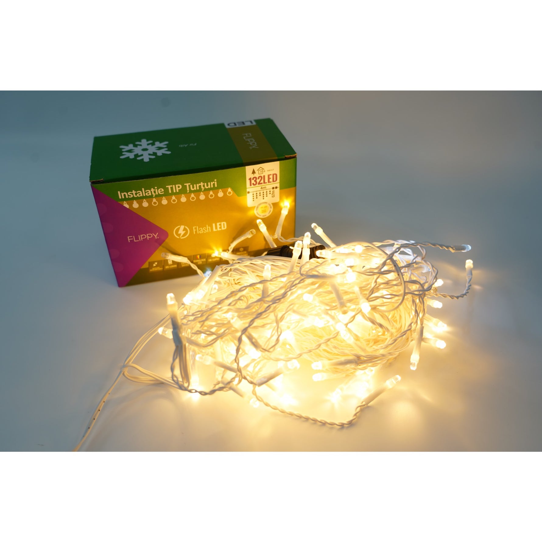 Instalatie de Craciun Flippy® Tip Turturi, Franjuri cu Flash, Sectiune 4 m, 132 LED-uri, Interconectabila, Fir Alb, Alb