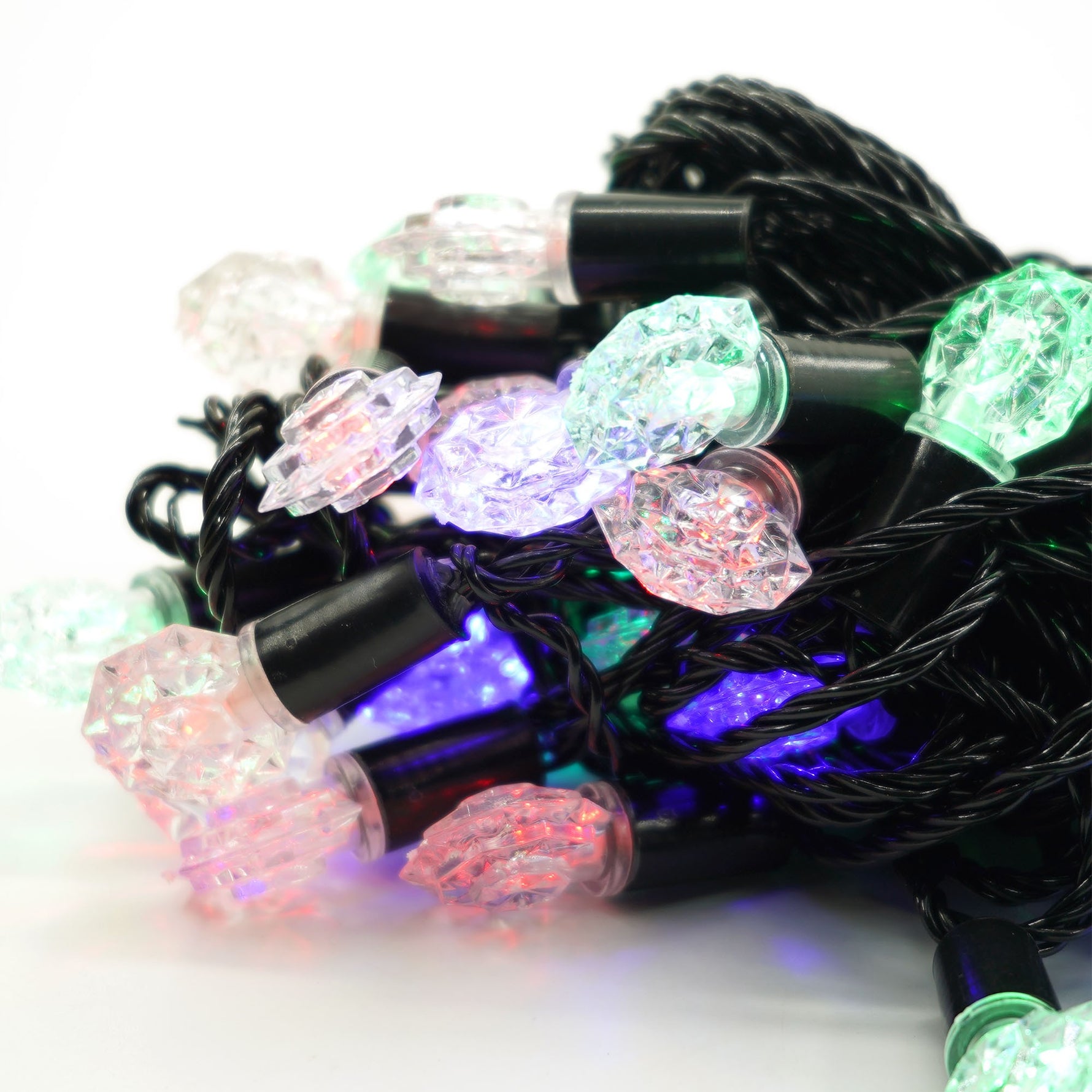 Instalatie de Craciun Liniara RGRB Yoto, 10 m, din care 1 m Prelungitor 220V, 40 LED, Model Anise, Utilizare