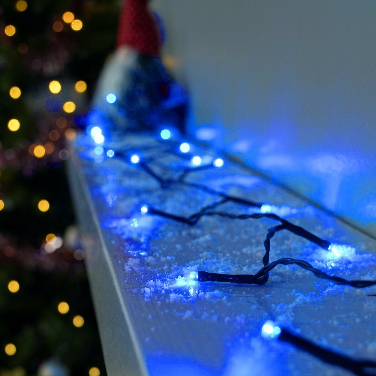 Instalatie de Craciun liniara Yoto, 10 m, din care 1 m cablu priza 220V, 100 LED, 8 jocuri de lumini, controler, fir