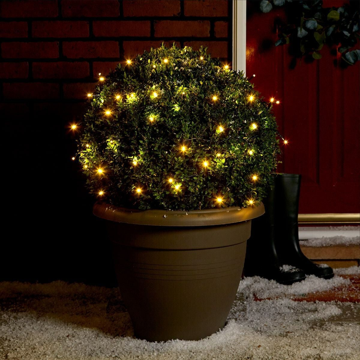 Instalatie de Craciun liniara Yoto, 10 m, din care 1 m cablu priza 220V, 100 LED, 8 jocuri de lumini, controler, fir
