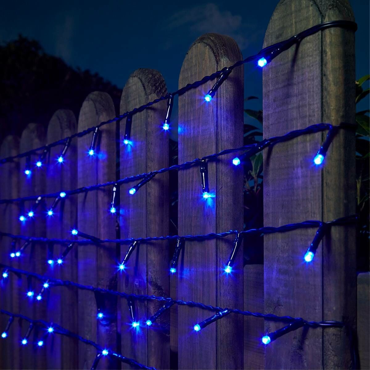 Instalatie de Craciun liniara Yoto, 17 m, din care 1 m cablu priza 220V, 200 LED, 8 jocuri de lumini, controler, fir