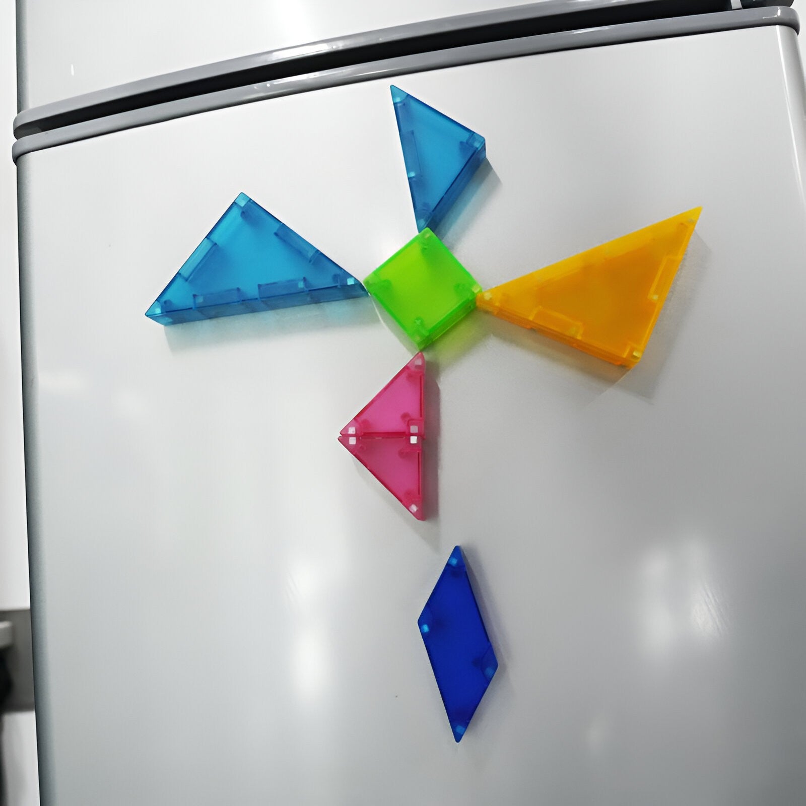 Joc Magnetic Tangram, Flippy, 7 Piese Magnetice, Forme Geometrice, 3 Ani, EVA, ABS, Magnet, 10.5 x 10.5 x 2.2 cm,