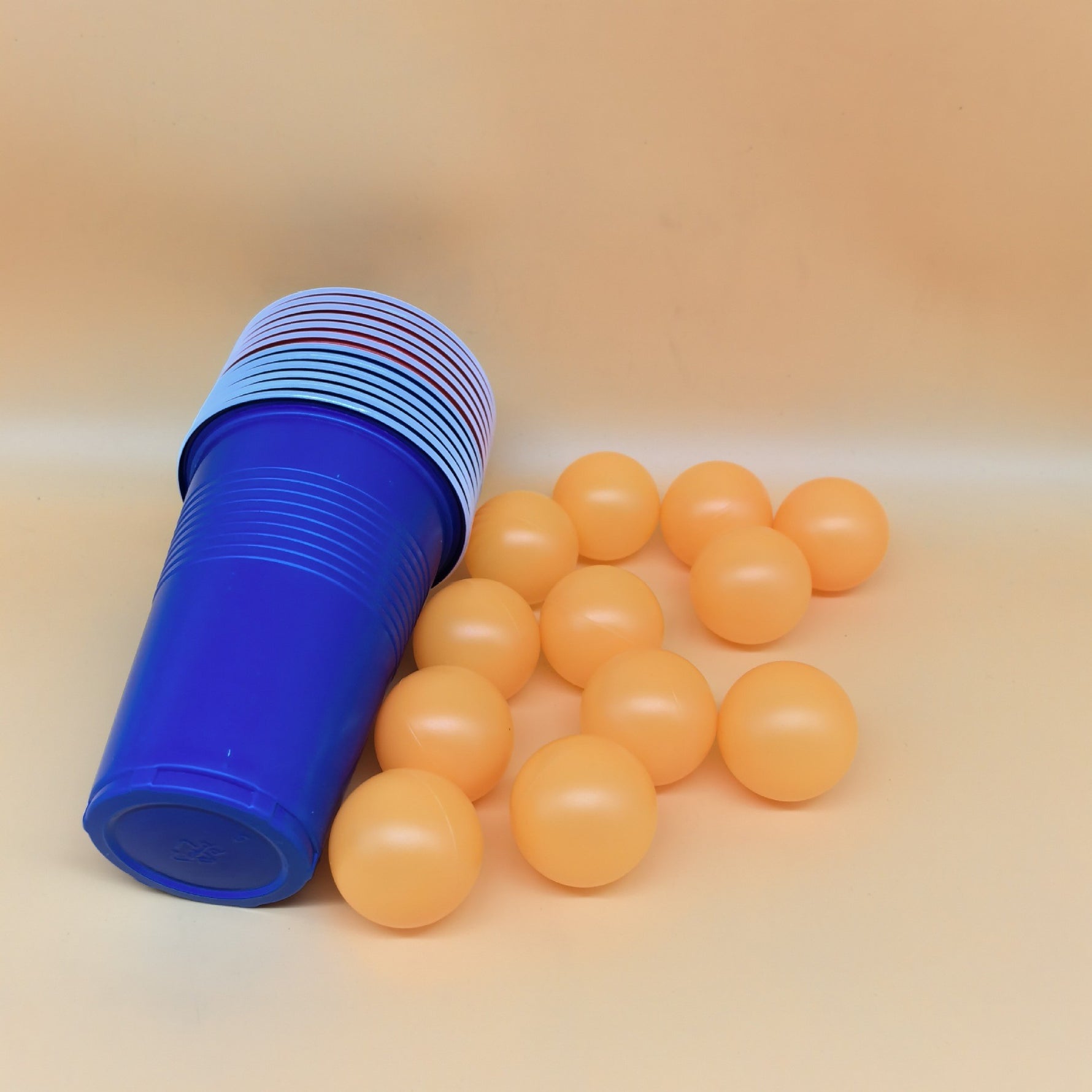 Joc de Baut BEER PONG, Flippy, Set din 12 Mingi de Tenis si 12 Pahare Reutilizabile, Joc Interactiv pentu Adulti,