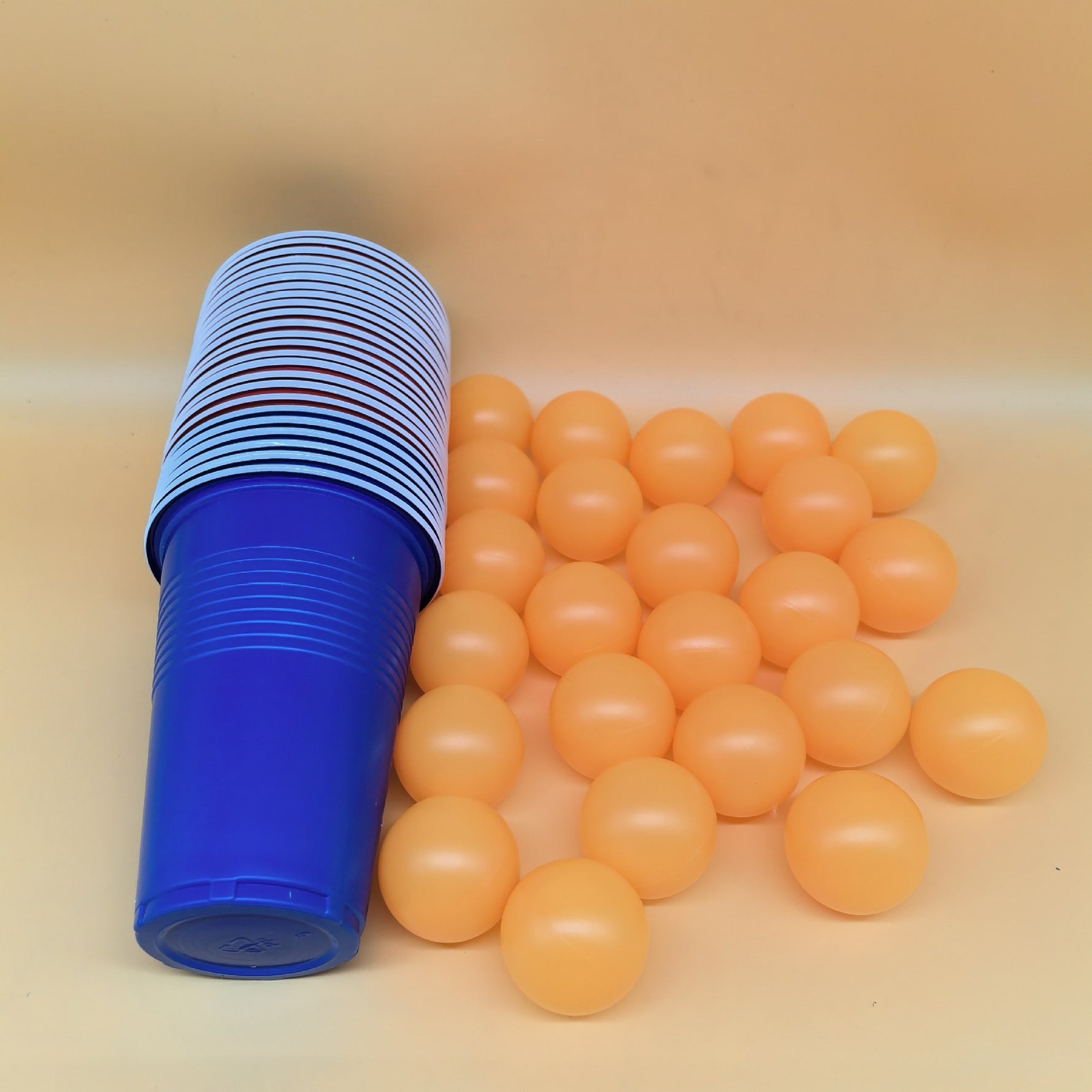 Joc de Baut BEER PONG, Flippy, Set din 24 Mingi de Tenis si 24 Pahare Reutilizabile, Joc Interactiv pentu Adulti,