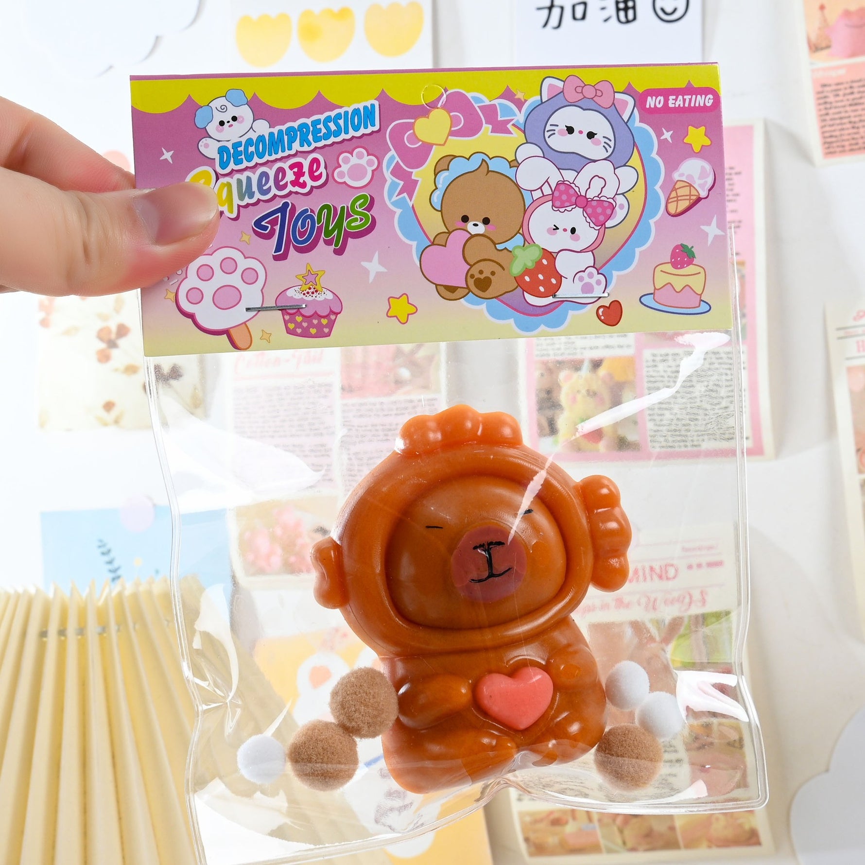 Jucarie Antistres Squishy, Flippy, cu Revenire Lenta, Model Capybara cu Inima, 7.5cmx6.5 cm, din TPR, Ambalaj