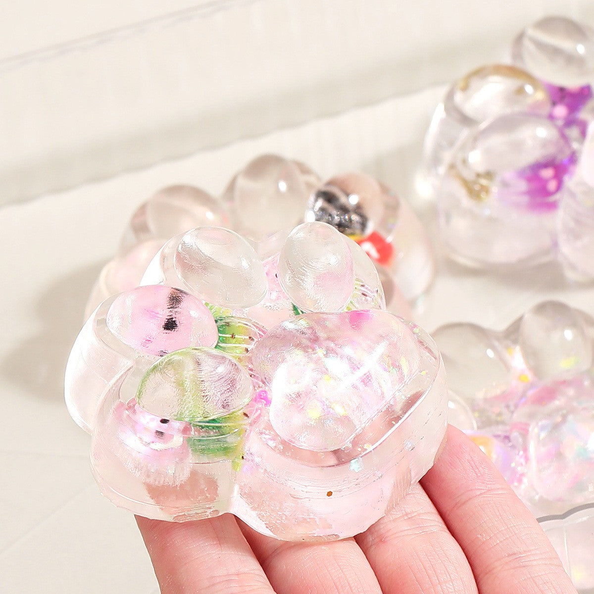 Jucarie Antistres Squishy, Flippy, Labuta de Pisica Pufoasa, cu Revenire Lenta, 7 x 6.5 cm, Model Ciuperca, Multicolor