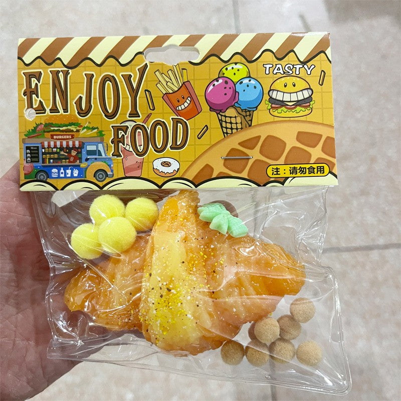 Jucarie Antistres Squishy, Flippy, cu Revenire Lenta, Squeeze Pinch Family, Model Croissant, 10x8 cm, 90g, Ambalaj