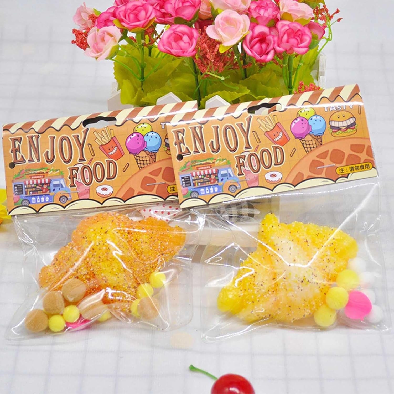 Jucarie Antistres Squishy, Flippy, cu Revenire Lenta, Squeeze Pinch Family, Model Croissant, 10x8 cm, 90g, Ambalaj