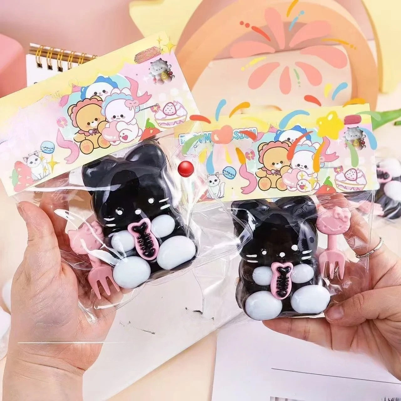 Jucarie Antistres Squishy, Flippy, cu Revenire Lenta, Squeeze Pinch Family, Model Pisicuta, 10cm x6cm Ambalaj