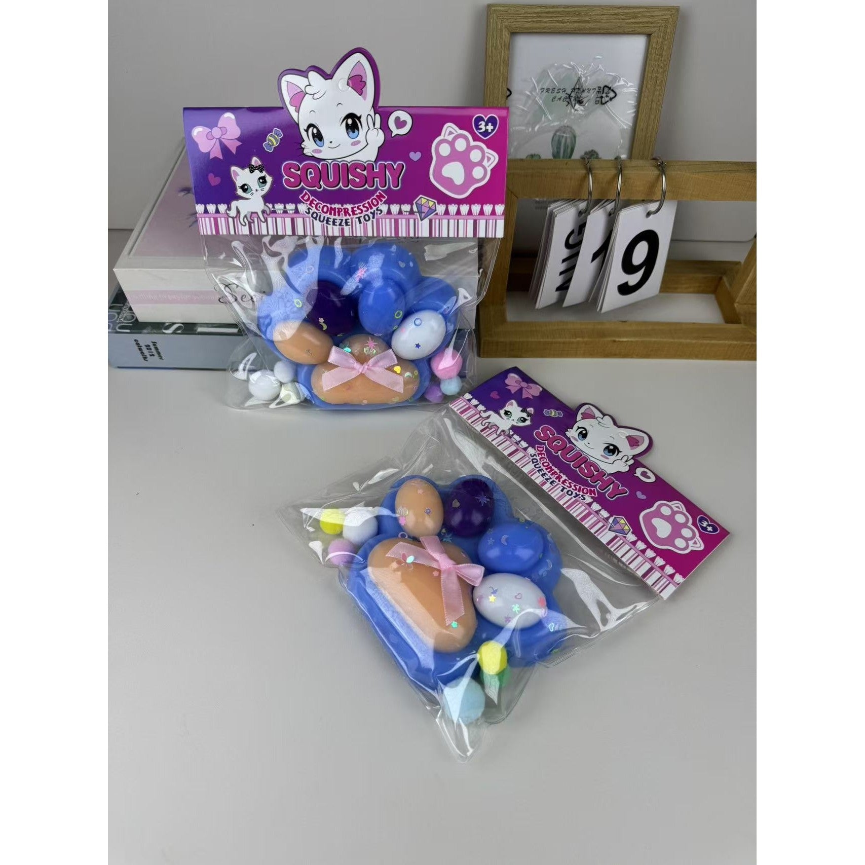 Jucarie Antistres Squishy, Flippy, cu Revenire Lenta, Squeeze Toys, Model Cat Paw, 12.5x10.5 cm, 220g, +3 Ani, din TPR,