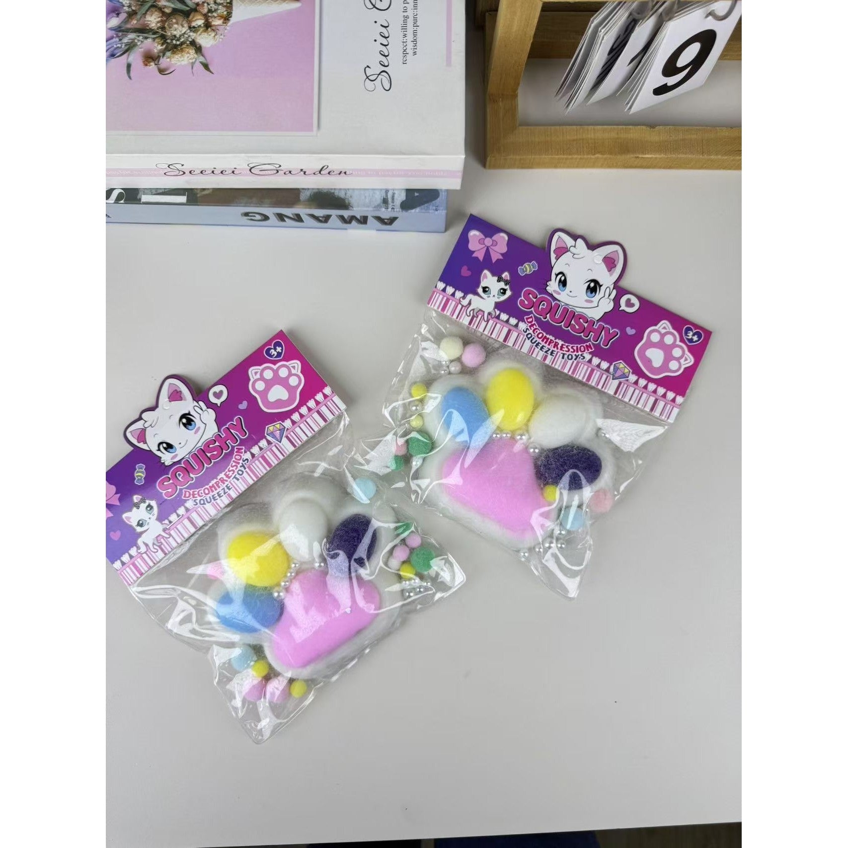 Jucarie Antistres Squishy, Flippy, cu Revenire Lenta, Squeeze Toys, Model Cat Paw, 12.5x10.5 cm, 220g, +3 Ani, din TPR,
