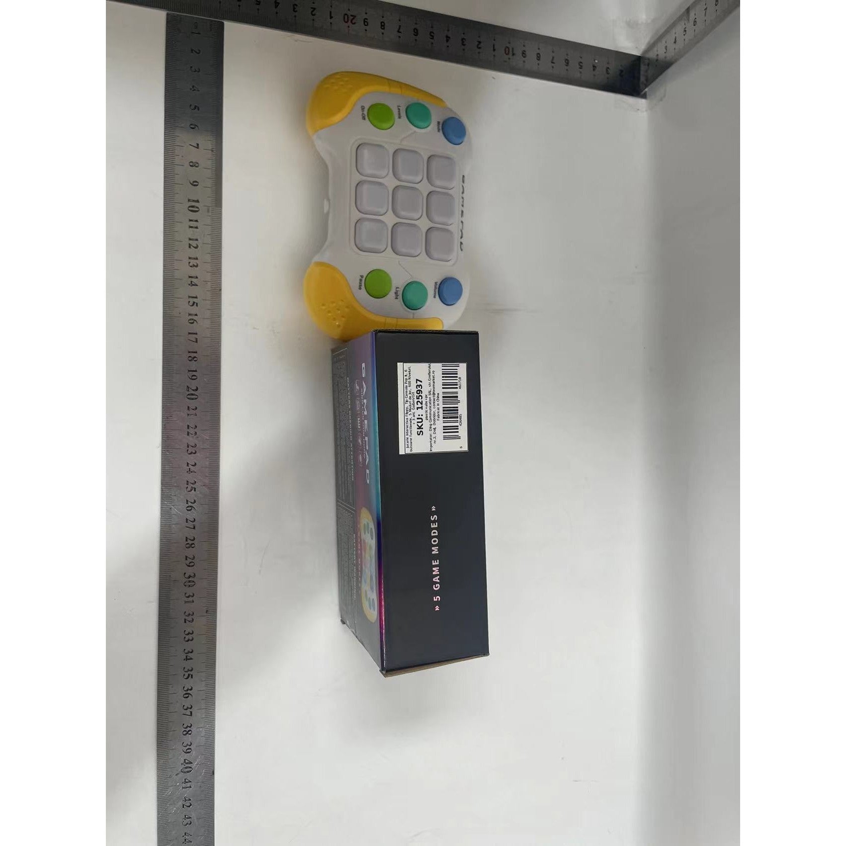 Jucarie Interactiva Flippy, Tip Consola Pop It, 6 butoane functionale, 5 Moduri de Joc, 600 Niveluri, + 3 ani,
