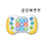 Jucarie Interactiva Flippy, Tip Consola Pop It, 6 butoane functionale, 5 Moduri de Joc, 600 Niveluri, + 3 ani,