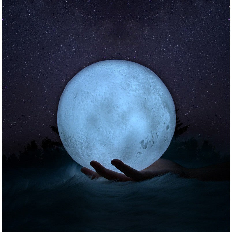 Lampa de veghe in forma de luna 3D Moon Light Alb Rece, alimentare baterii, stand plastic inclus, 8 cm, Flippy