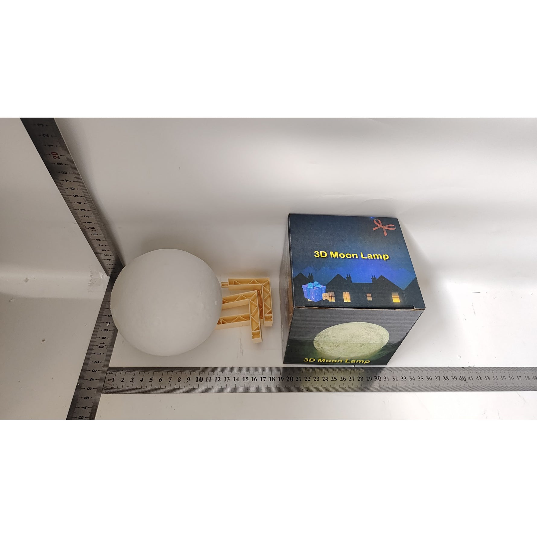 Lampa de veghe luna 3D Moon Light, lumina LED alb cald, alimentare baterii, fara acumulator, stand din plastic inclus,