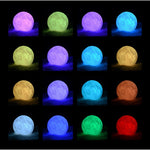 Lampa de veghe luna 3D Moon Light,lumina multicolora cu LED, 7 culori, schimbare culoare prin atingere, alimentare