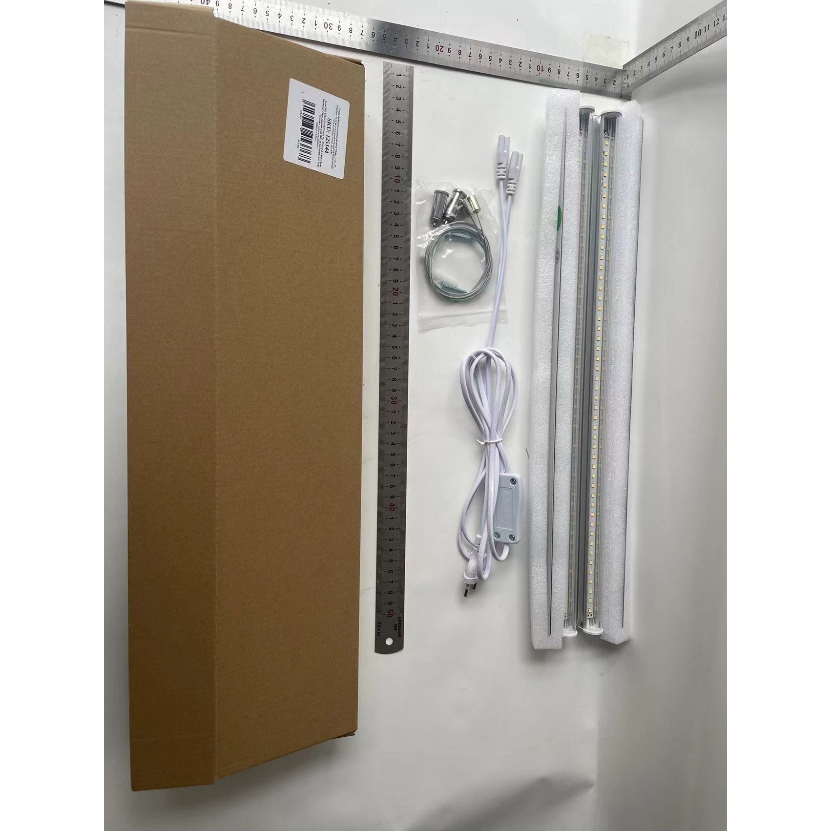 Lampa dubla pentru cresterea plantelor Flippy, 50 cm, T5, tehnologie LED, nu afecteaza plantele, potrivit pentru